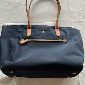 Micheal kors hand bag large nylon